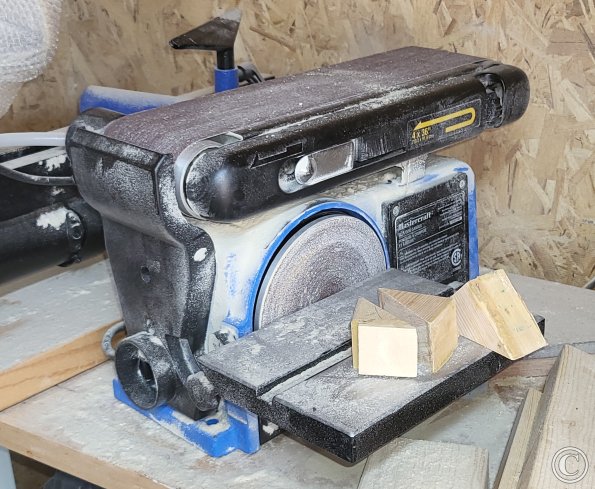 Bench sander