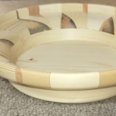 Large dish with multitone rim