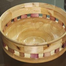 Large fruit bowl with open segments